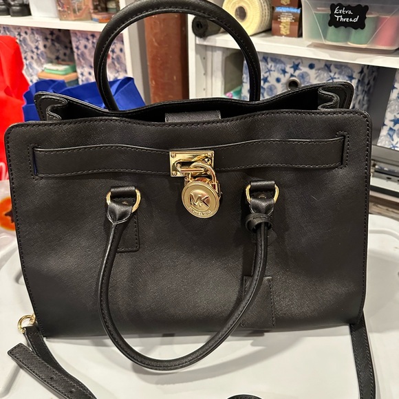 Michael Kors Handbags - Michael Kors Hamilton bag